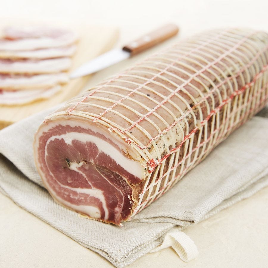 Poitrine de porc roulée fumée au bois de hêtre