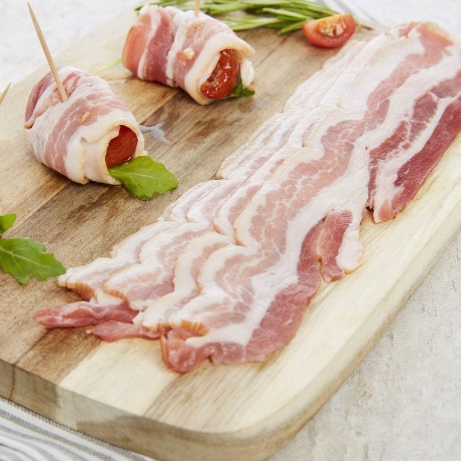 Poitrine de porc supérieure fumée tranchée 