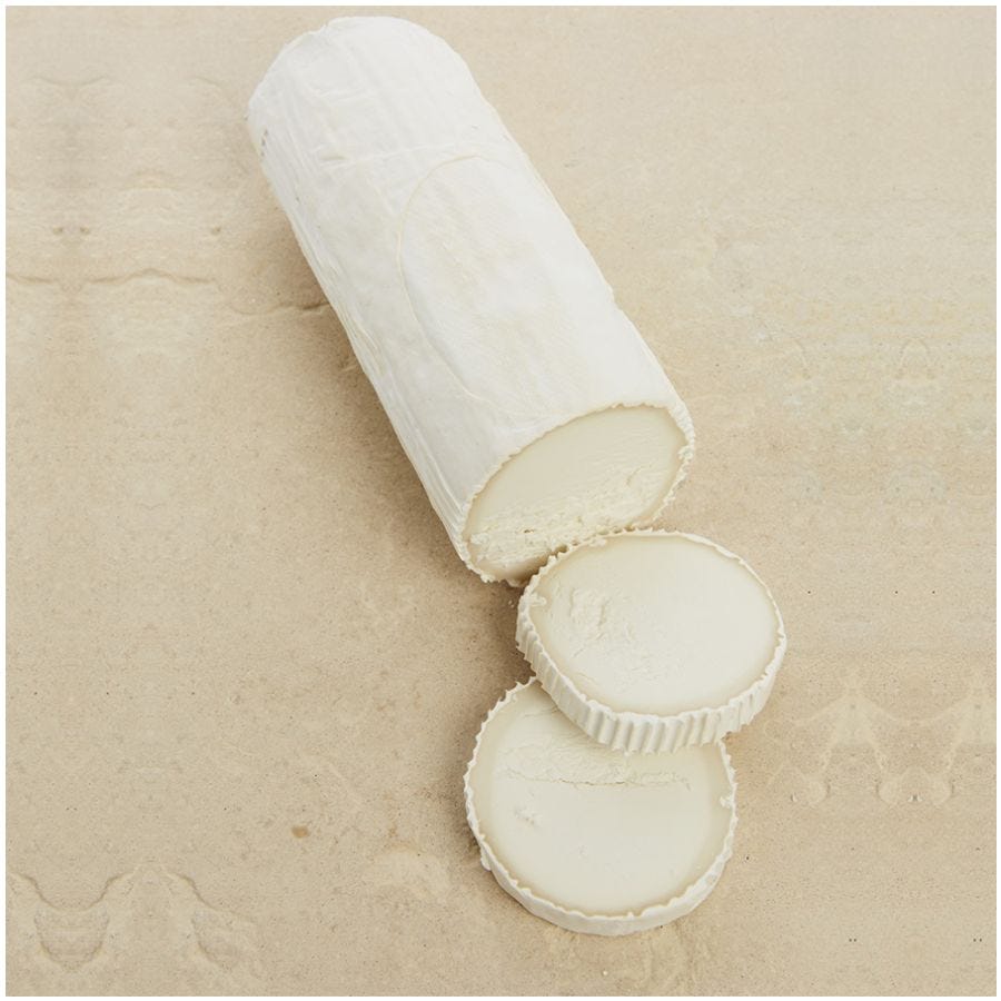 Bûche de chèvre affinée sur paillon