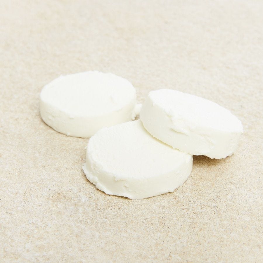 Fromage de chèvre frais en palet