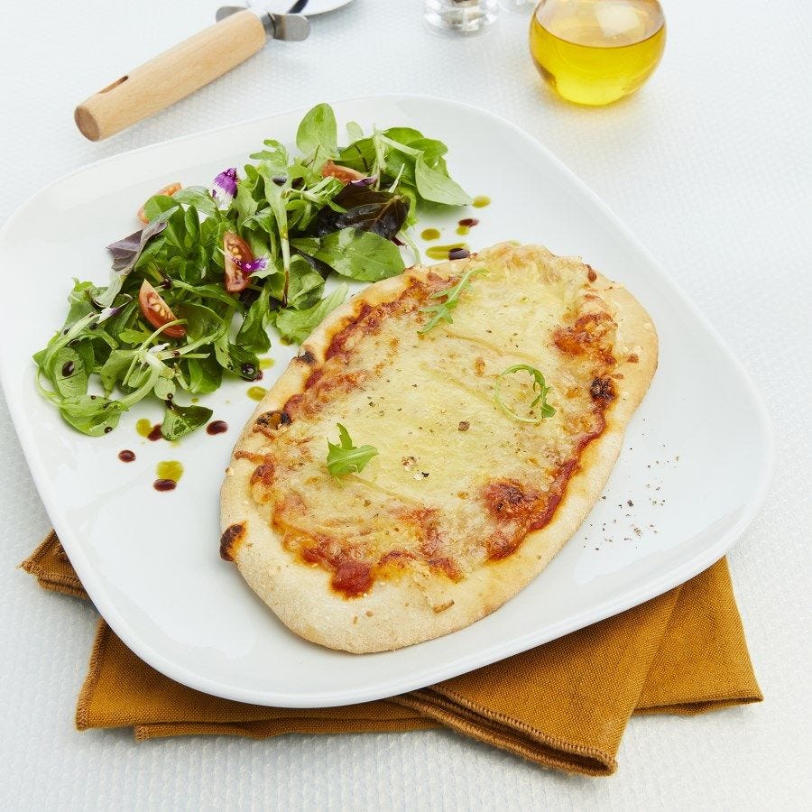 Pizza 3 fromages individuelle cuite au feu de bois