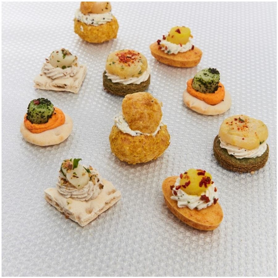 Assortiment de 35 canapés à la Saint-Jacques