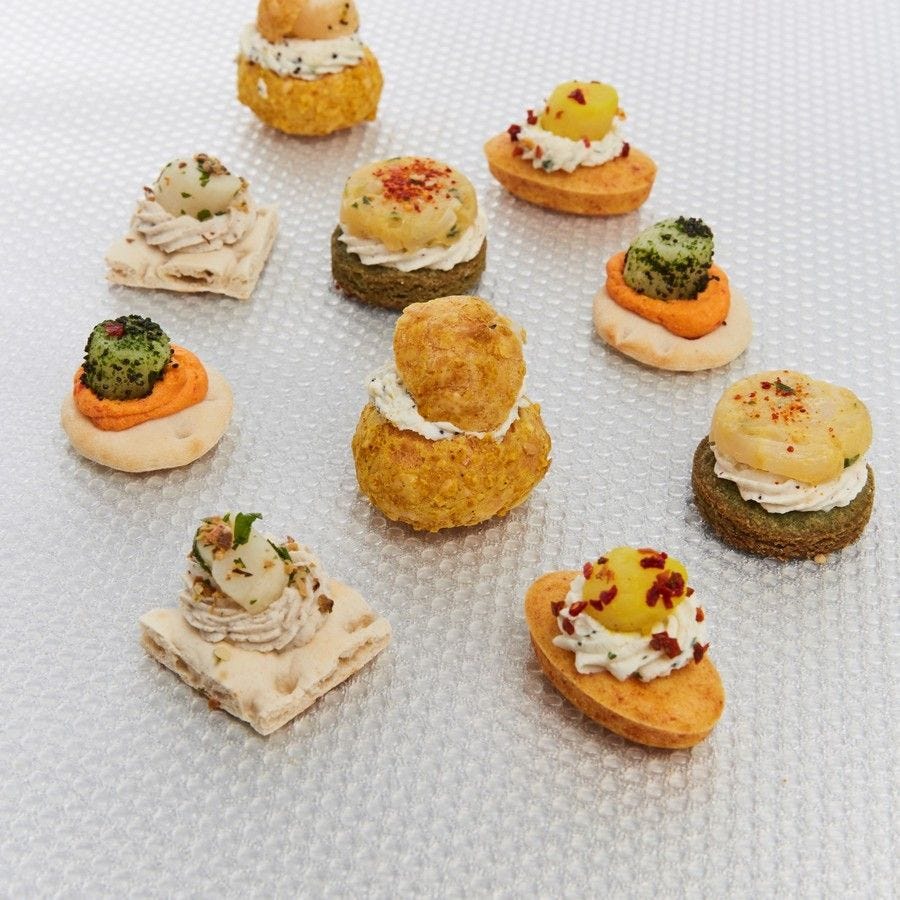 Assortiment de 35 canapés à la Saint-Jacques