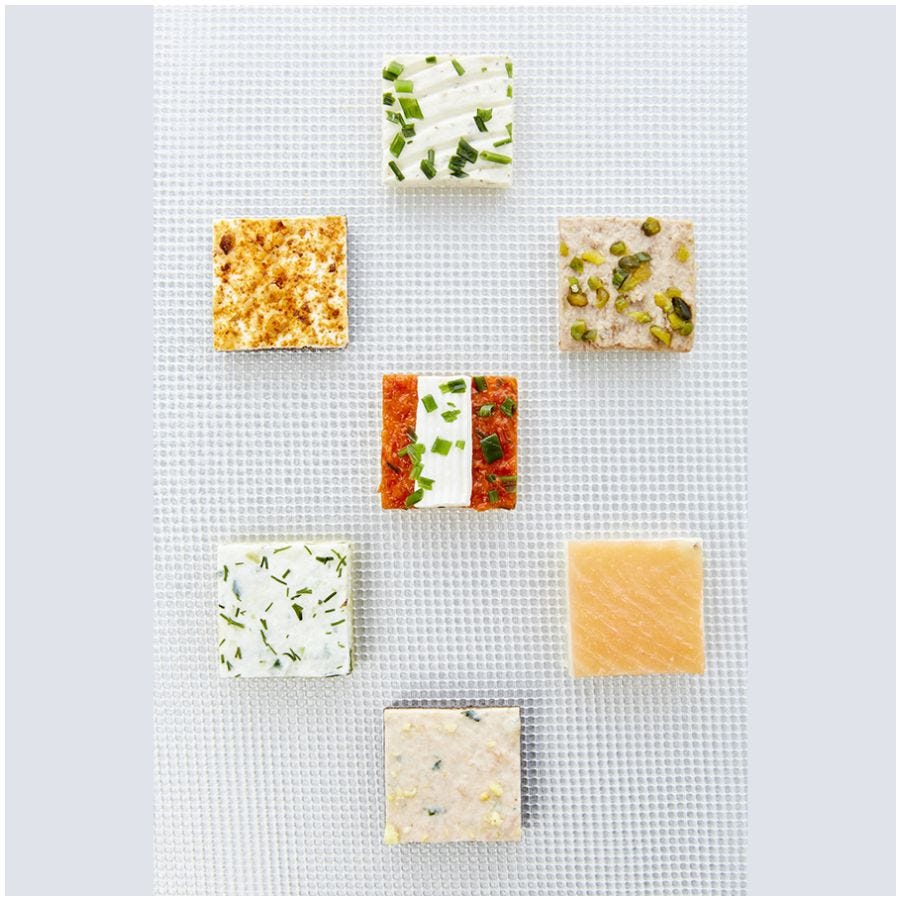 Assortiment de 140 canapés Traiteur
