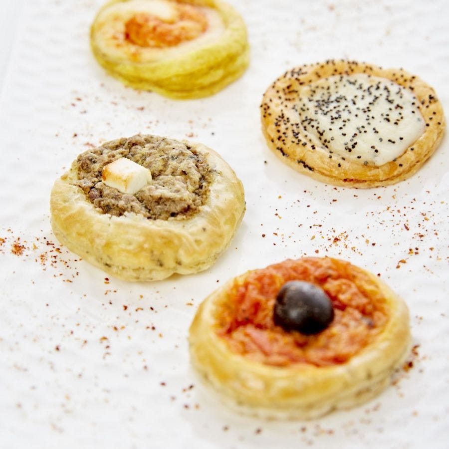 Assortiment de 80 mini tartelettes apéritives