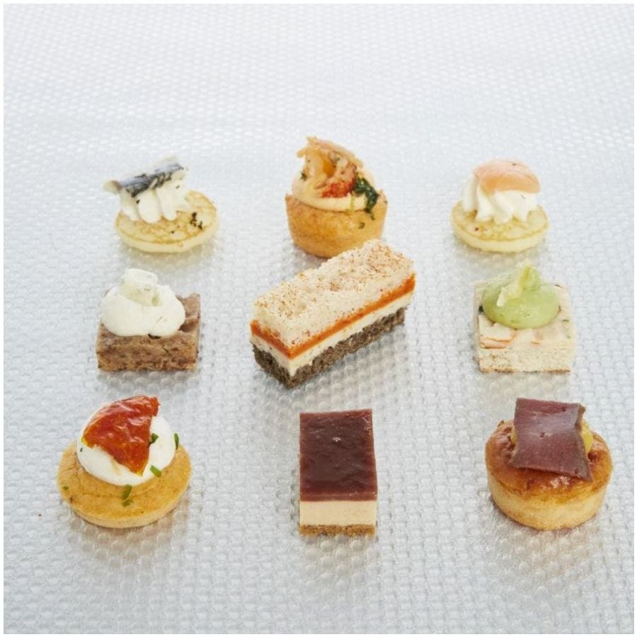 Assortiment de 54 canapés Tradition