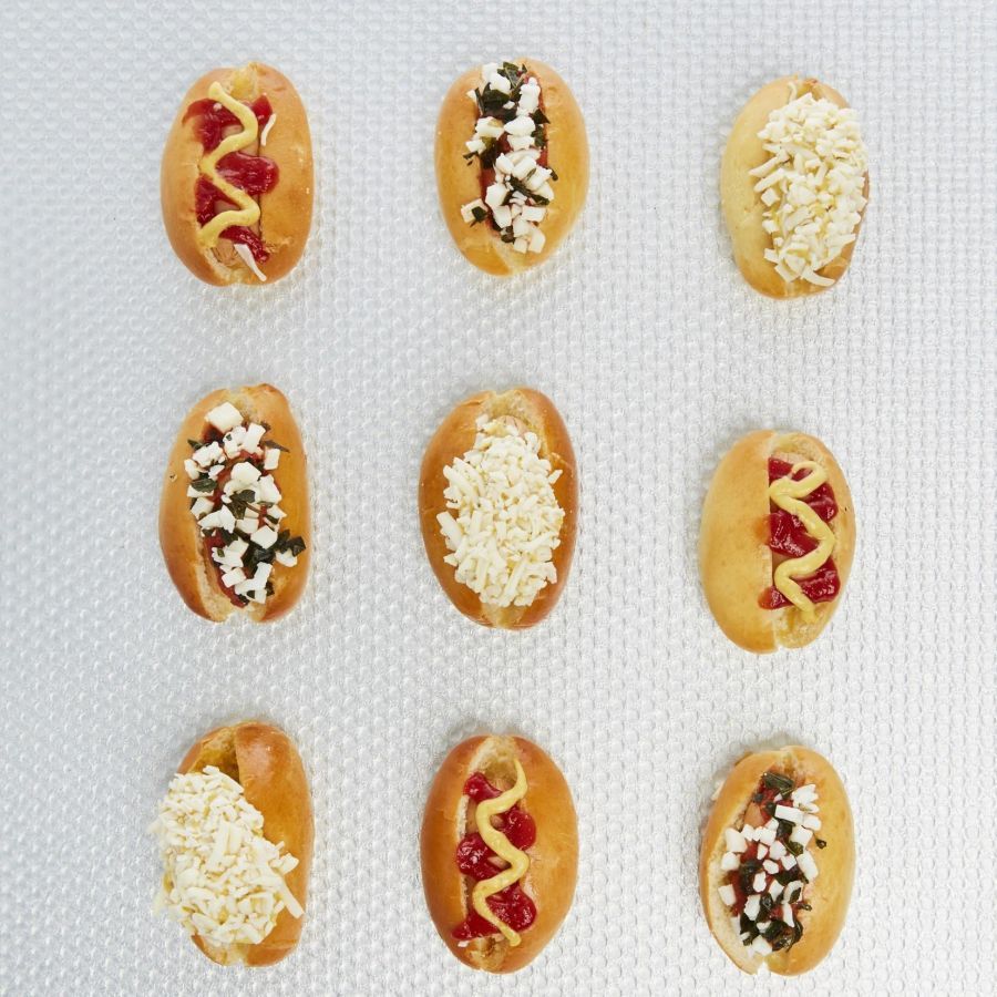 Assortiment de mini hot dogs