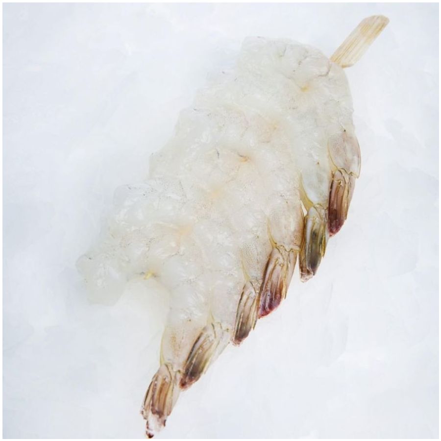 Brochette de crevettes décortiquées avec fouet