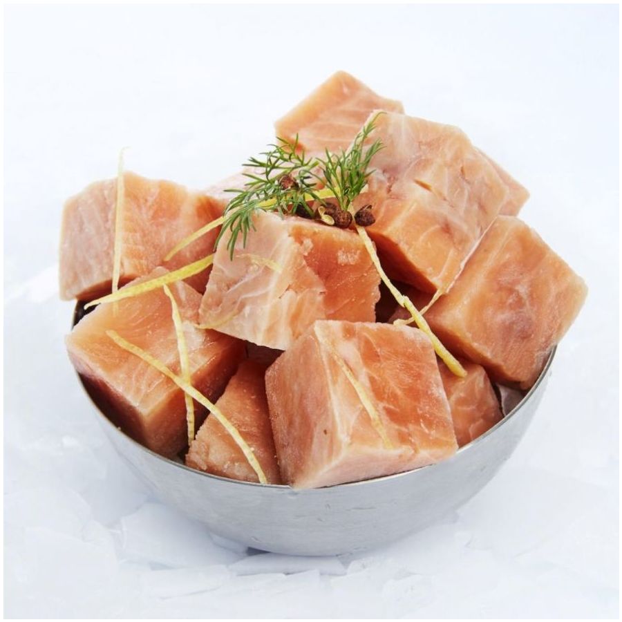 Cubes de saumon rose du pacifique sans peau IQF
