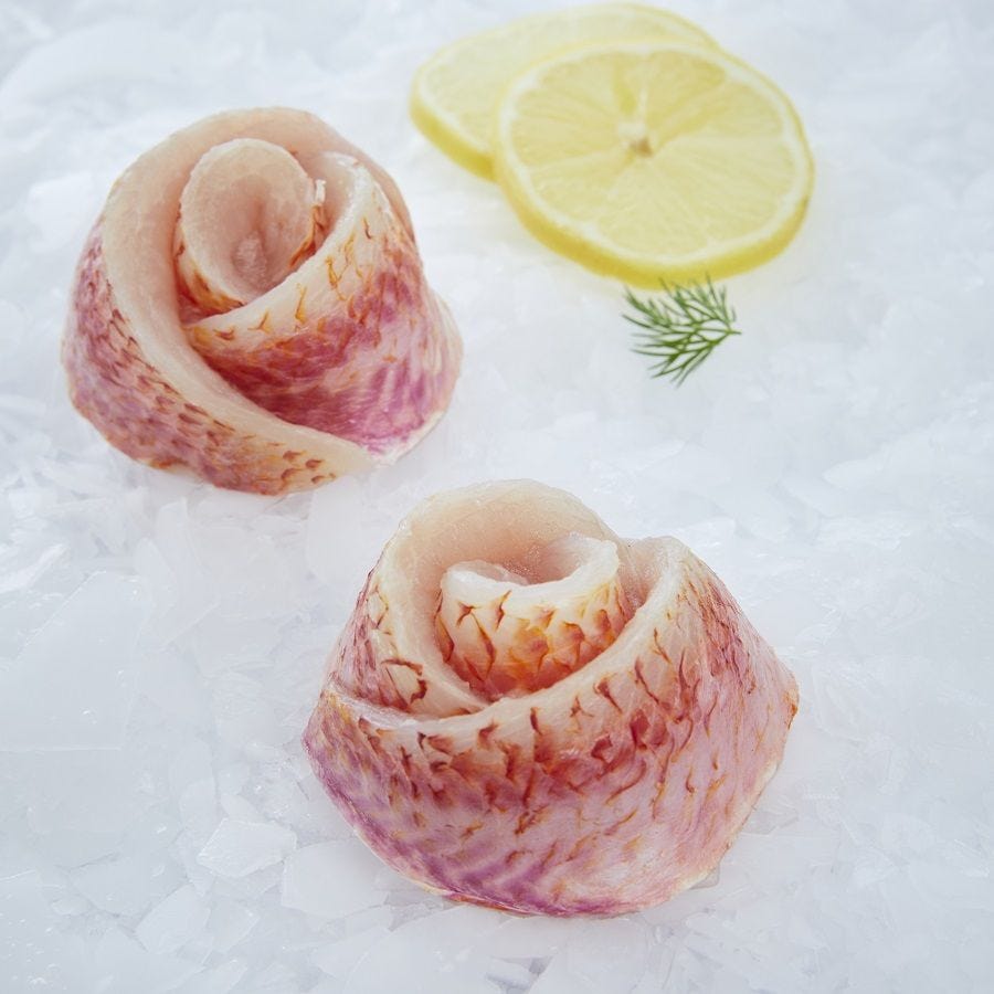 Fleur de rouget barbet cinnabare avec peau