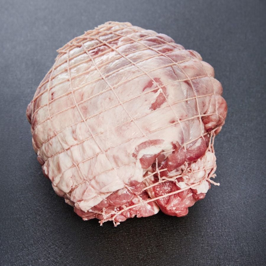 Épaule d'agneau roulée sans os sous filet paré