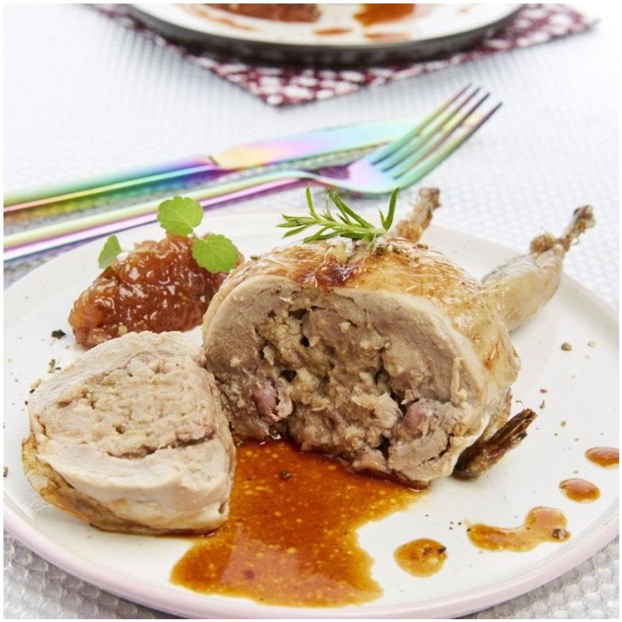 Caille crapaudine farce foie gras pommes caramélisées