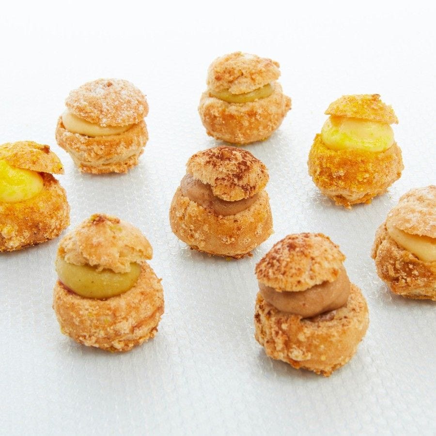 Assortiment de 24 mini choux croquants