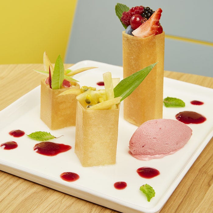 feuille brick fruits quenelle sorbet fraise